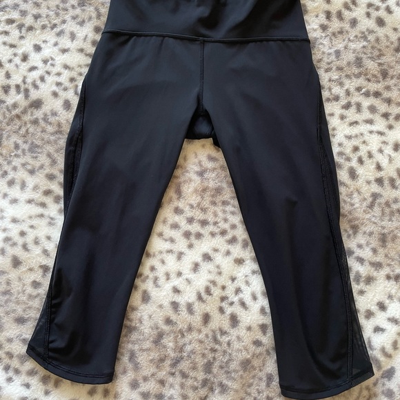Lululemon Train Time Crop Leggings Size 6 - Picture 3 of 6
